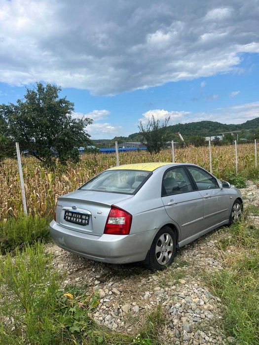 dezmembrez kia cerato 1,6   2005 benzina /gaz
