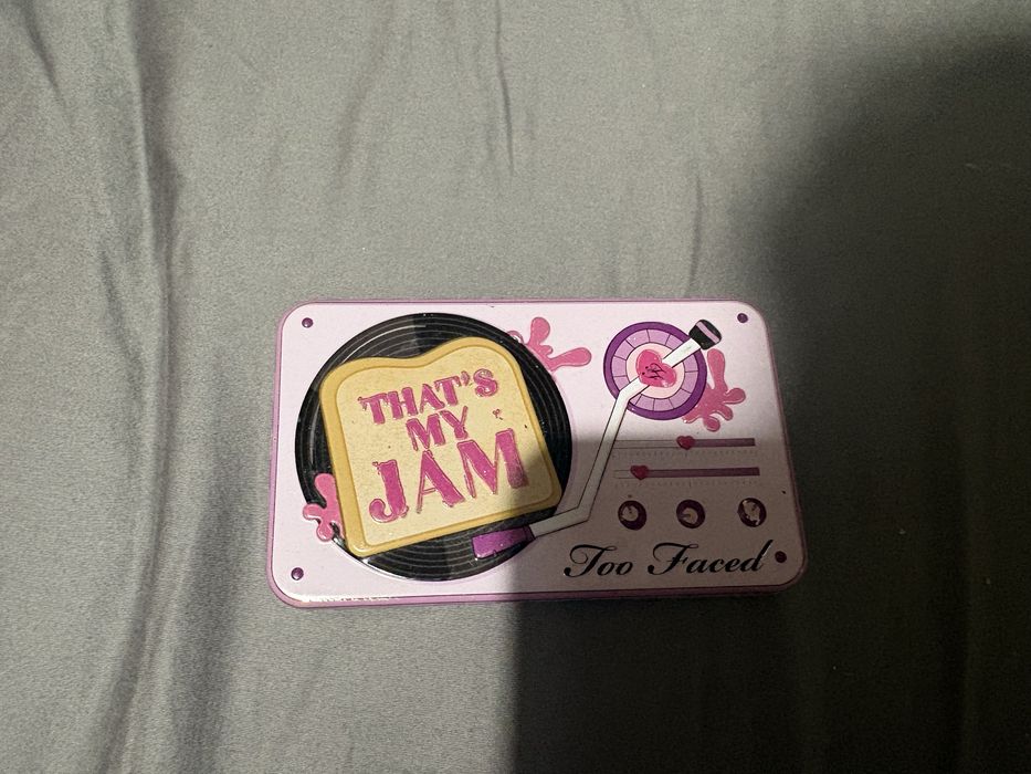 3 палитри Too Faced - в комплект