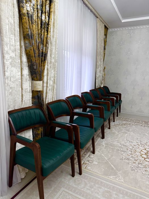 Диван, стол, стулья