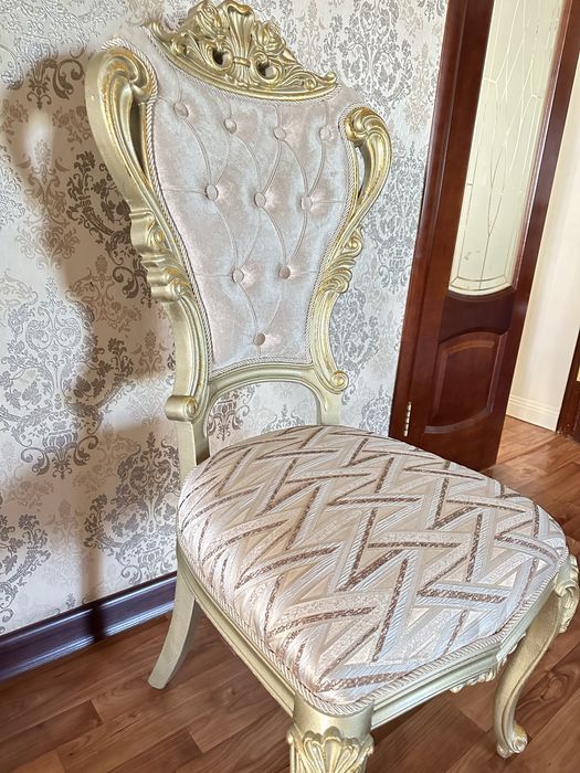 Королевские стулья залға