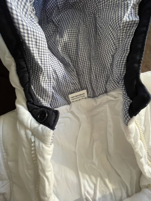 Зимен космонавт за сняг