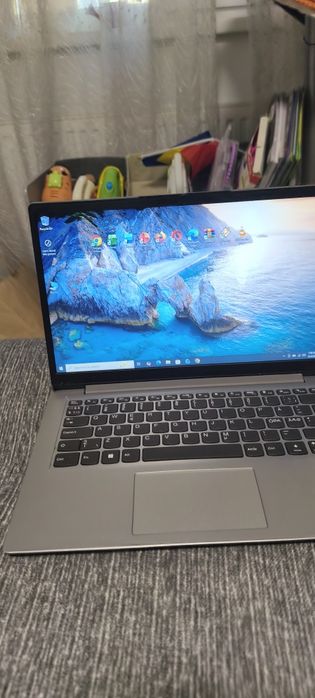 Laptop Lenovo cu i5 ssd Windows 10 office word Excel PowerPoint  ROBLOX CSGO