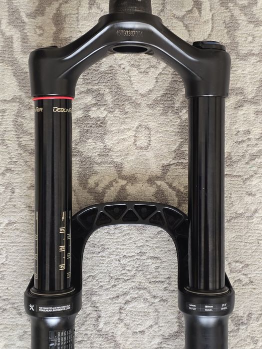 Вилка Rockshox Yari RC 27.5