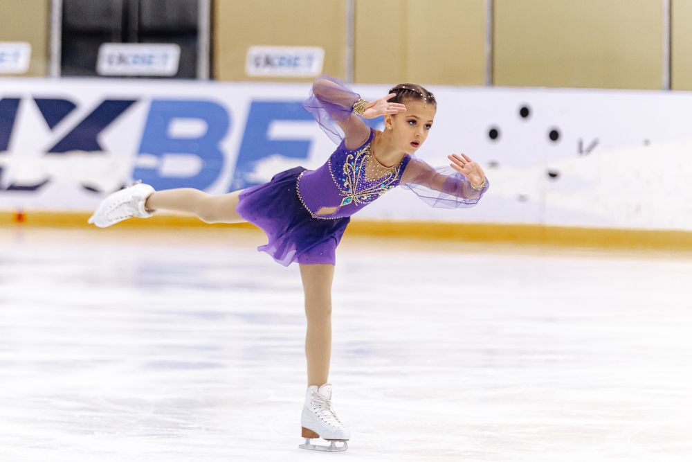 Продам платье для фигурного катания