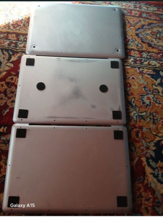Vand macbook-uri  de piese