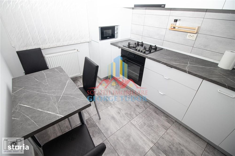 Apartament 2 camere total decomandat + parcare privata, Str. Acvilei 4