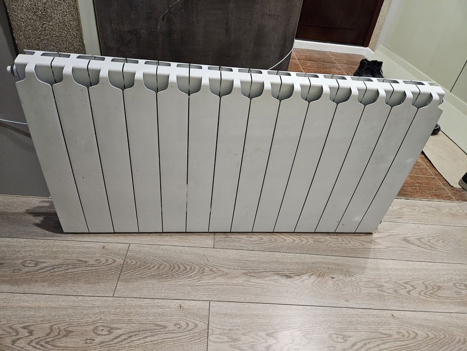 Биметаллический радиатор ( батарея )