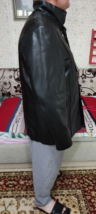 Кожанная осенняя куртка