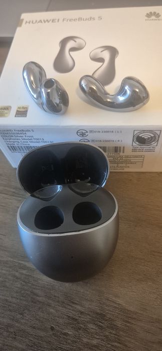 Casti HUAWEI FREEBUDS 5 utilizate