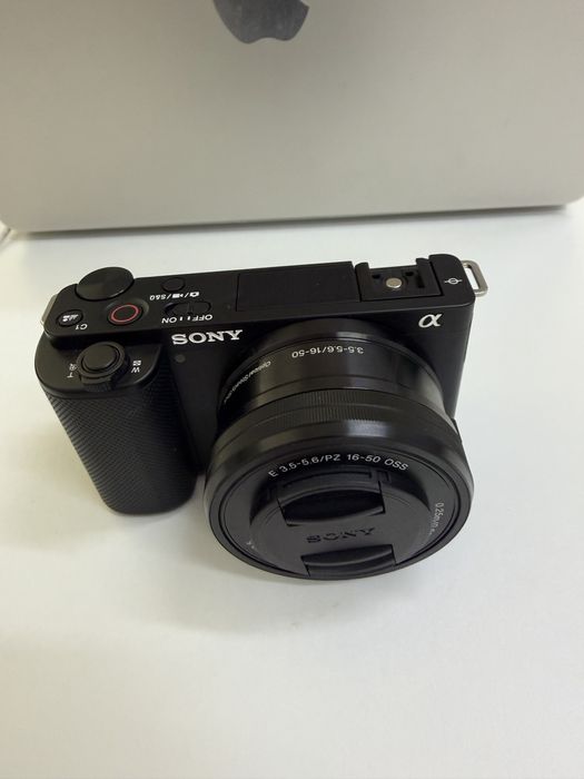 Aparat foto sony ZV-E 10 + flash Godox
