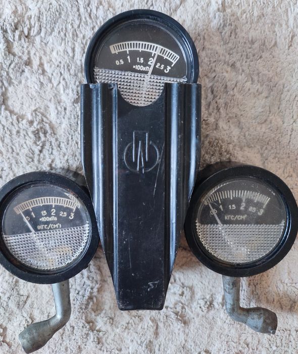 Продам манометры разные