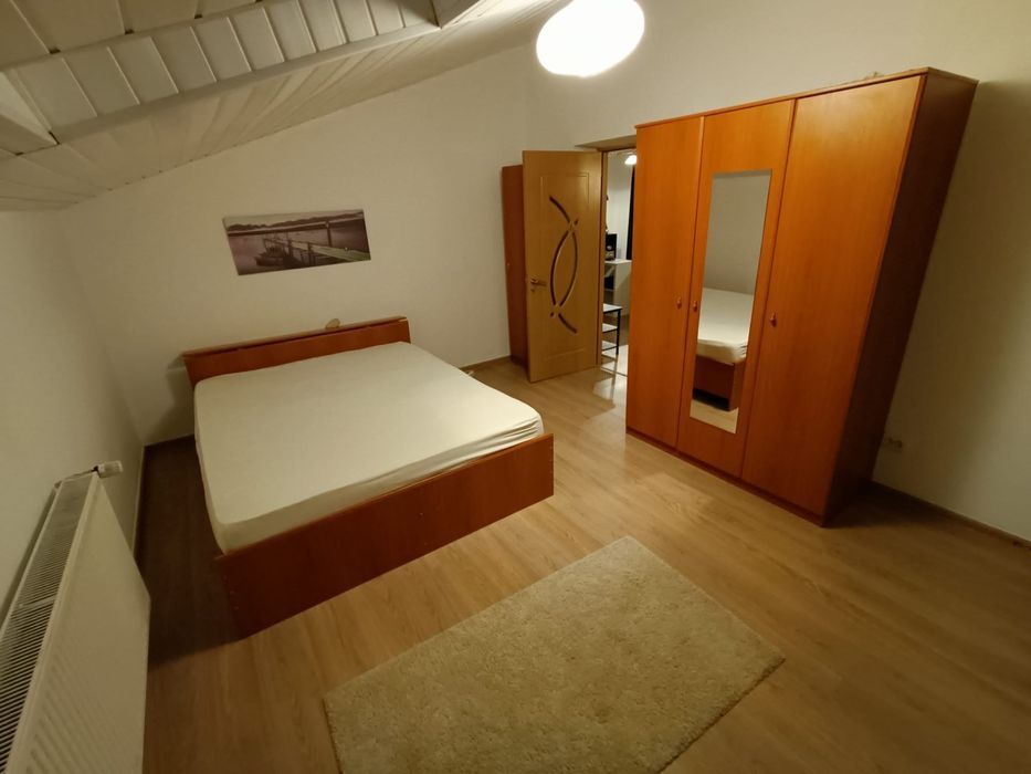 Inchiriez apartament