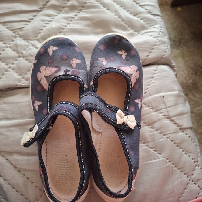 Пантофи за момиче на Колев  и Колев