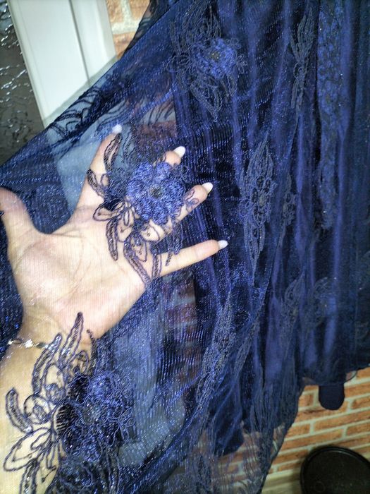 Vând costum de ginere sau naș,cadou cămașă și butoni.