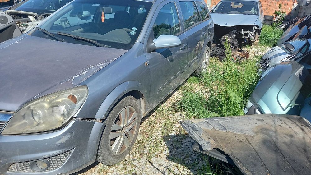 Опел Астра H 1.7 НА ЧАСТИ