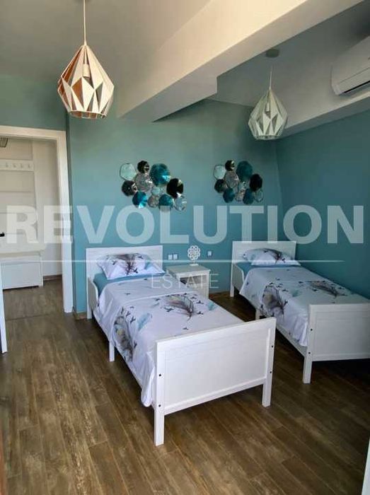 Дава се под наем Тристаен апартамент в Варна, Център - 105 кв.м за 847.62 € - Снимка #4