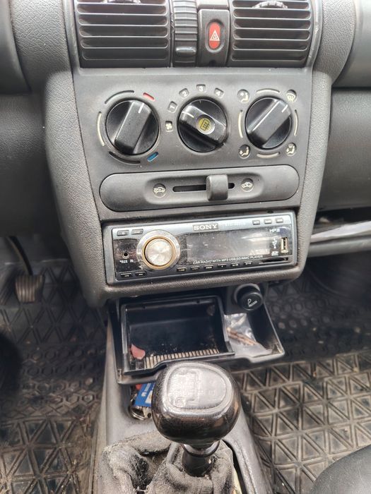 Продавам Opel corsa