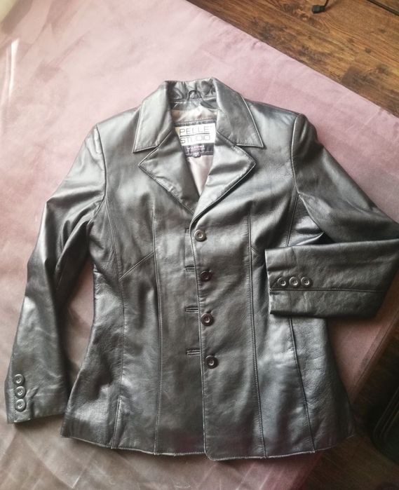 Естествена кожа сако М и черно сако Zara