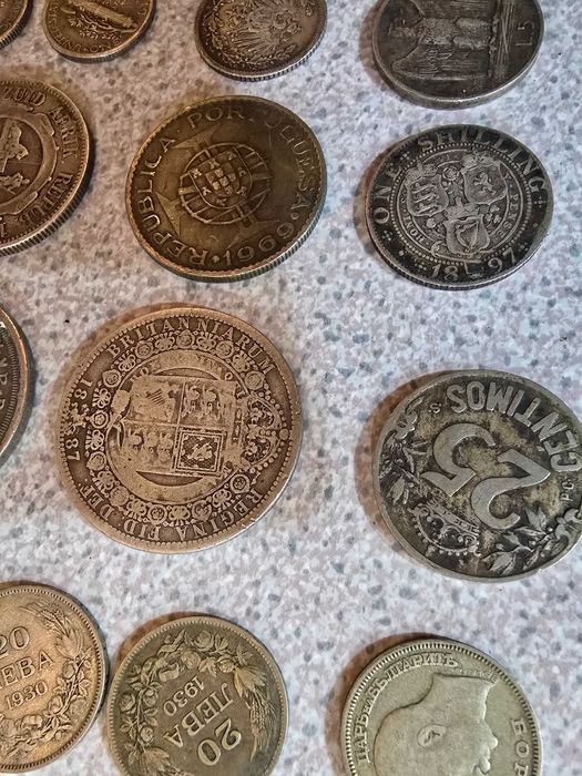 176 бр . / Продавам тази колекцйя от сребърни монети и много разни др.