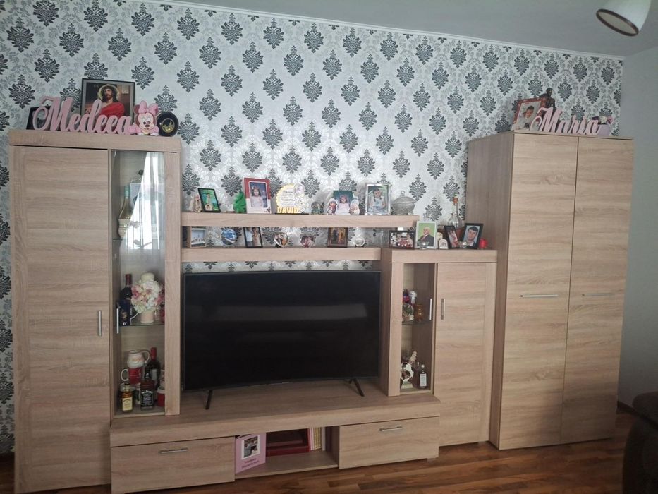 Vand mobilier living + hol+ masuta  cafea