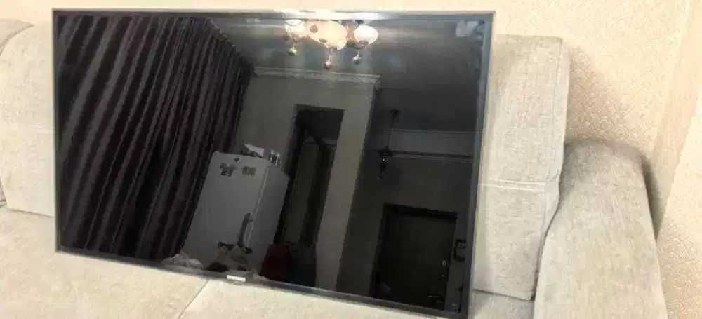 LED телевизор Samsung