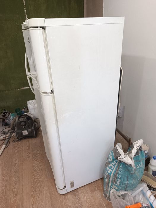 Холодильник indesit