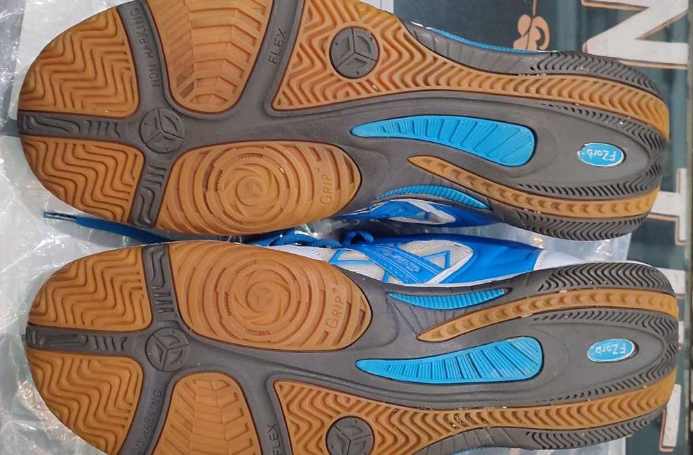 Мъжки маратонки номер 49