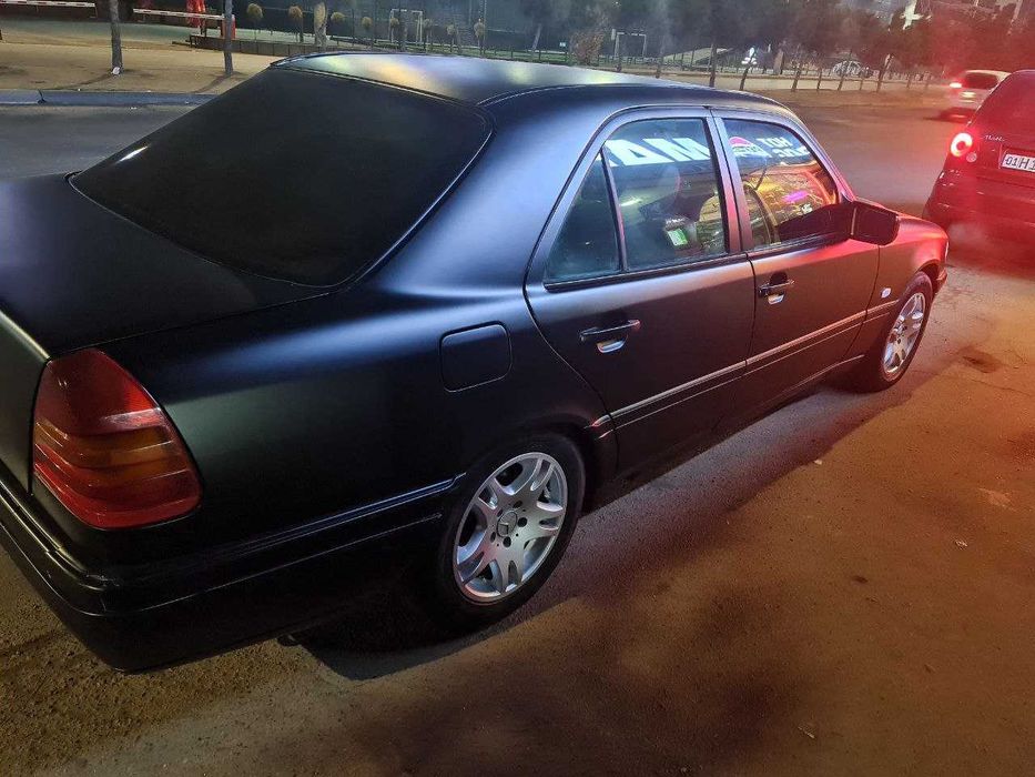 Mercedes w202 Sotiladi srochniy Qora matoviy