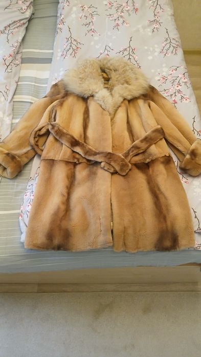 Продаётся шуба из натурального меха
