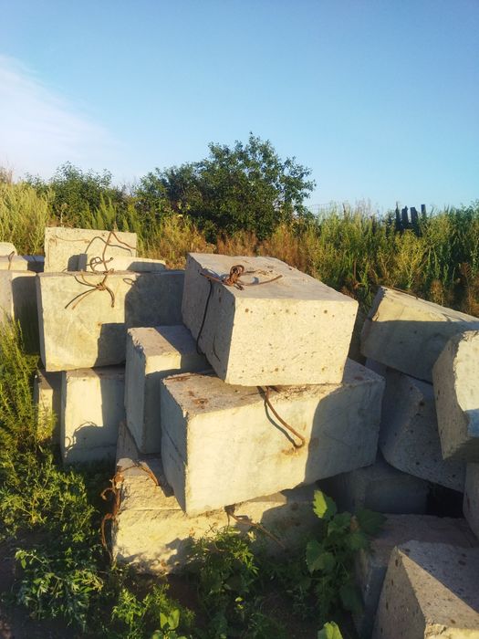 Блоки для фундамента б/у Продам