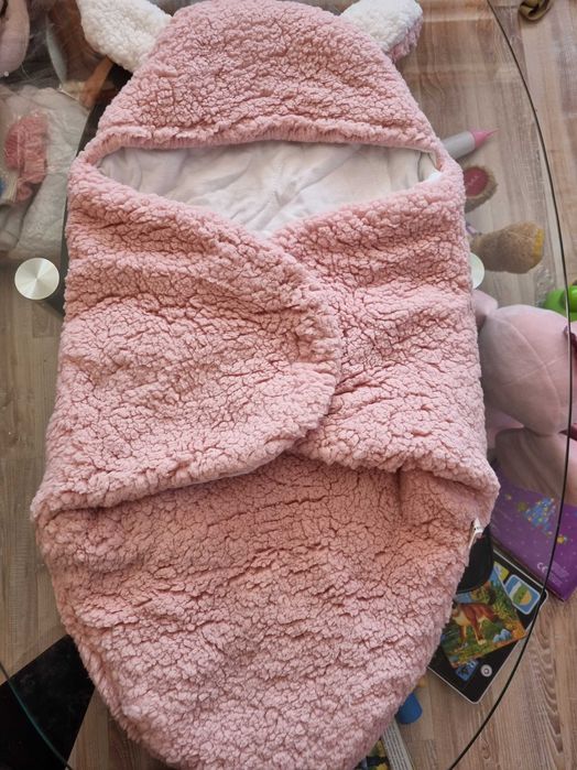 Порт-бебе (прегърни ме)