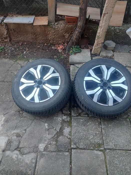 Четри зимни гуми с джанти за Дачия сандреро стипеуей 2020лева