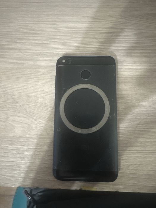 Продам Redmi 4X телефон