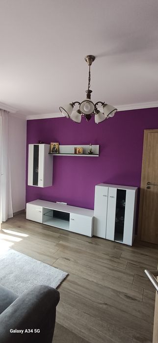 închiriez  apartament  2 camere