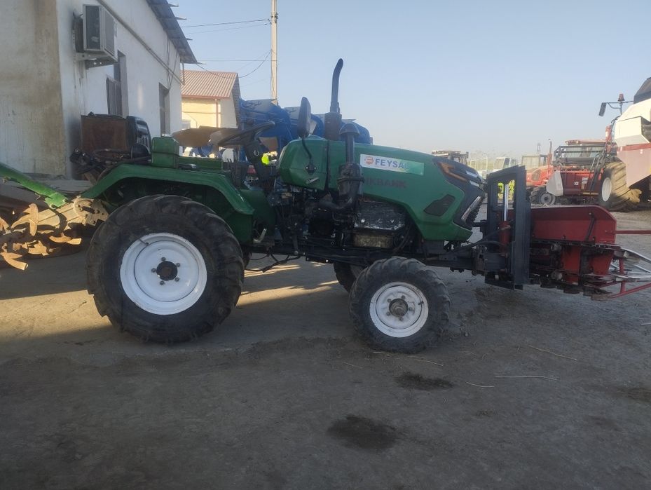 Мини яшил трактор сотилади