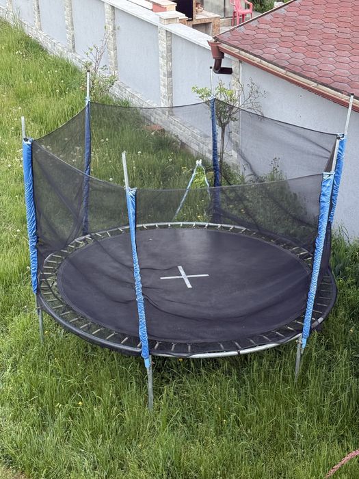 Батут.
