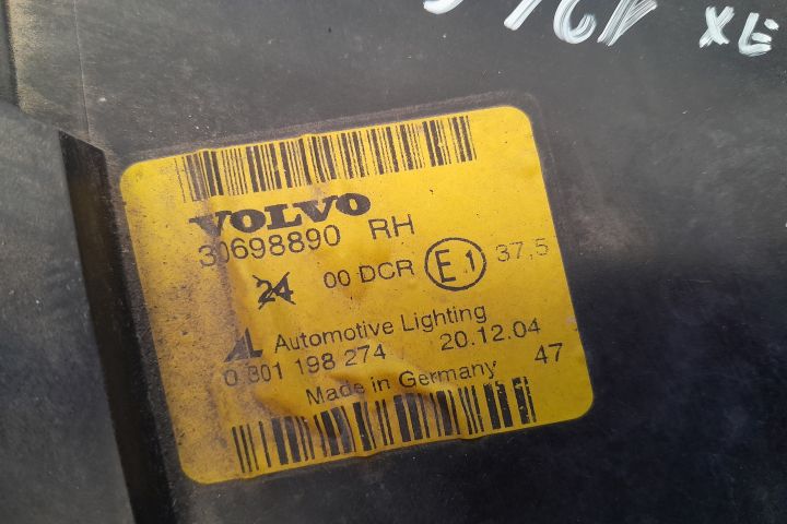 Far dreapta cu Xenon 3069890RH 3069890RH Volvo V50 prima generatie