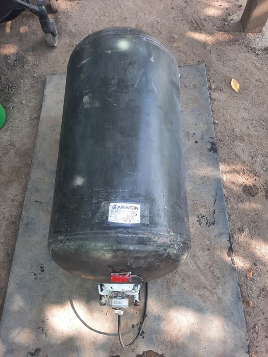 Продам бойлер 100л