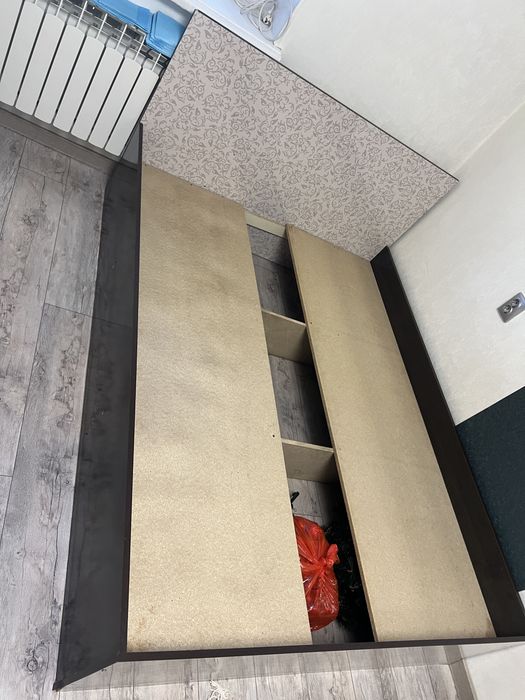 Кровать с матрасом