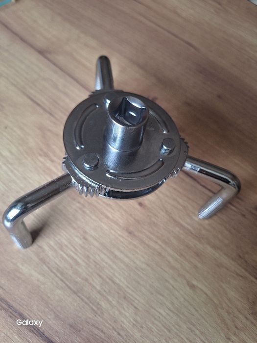 Универсален ключ за всички видове маслени филтри