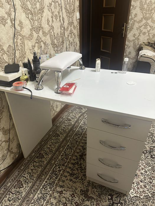 Продам стол в хорошем состоянии