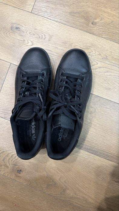 Adidas original одевали один раз, кожа, 42 размер