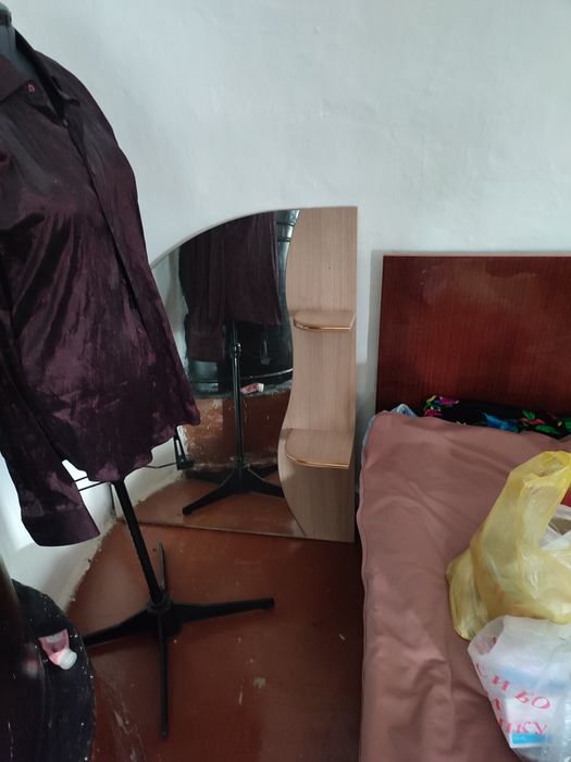 Продам угловой большой шкаф