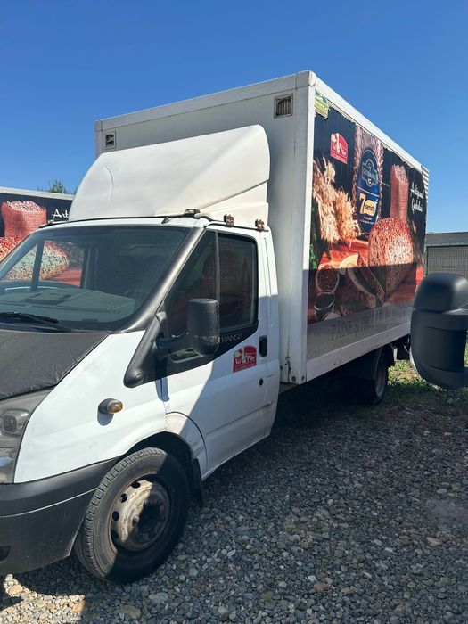 Închiriez duba autoutilitara pentru transport marfă