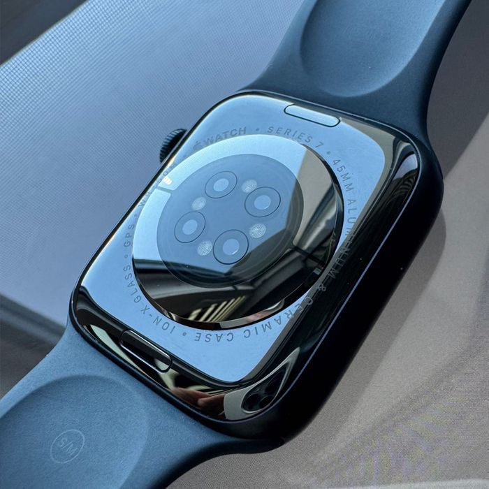 Apple Watch Series 7, 45 мм + оригинално магнитно зарядно