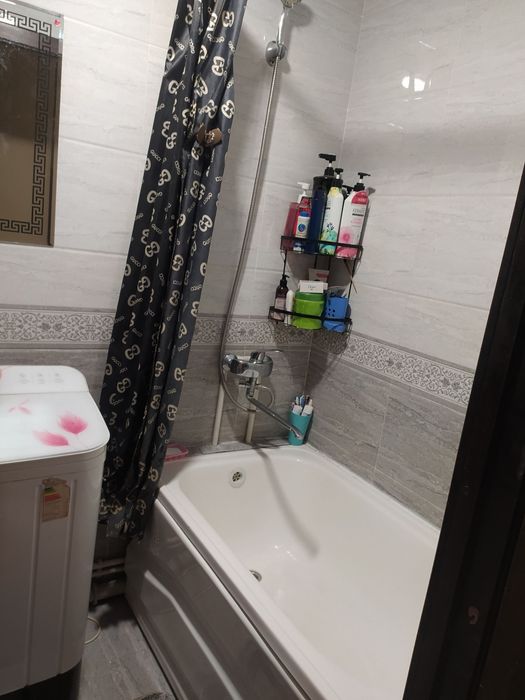 Продаётся  1 /4/5 Авиасозлар2 Кадышева Яшнабадский район,, 2*3  балкон