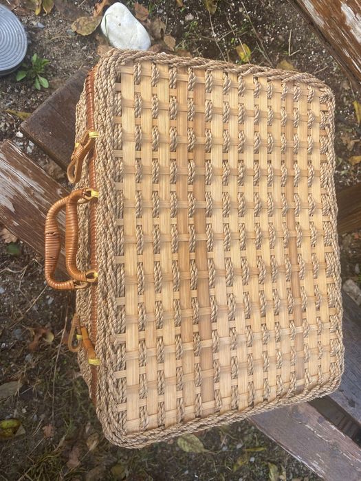 Ръчно плетен куфар от дърво за пикник