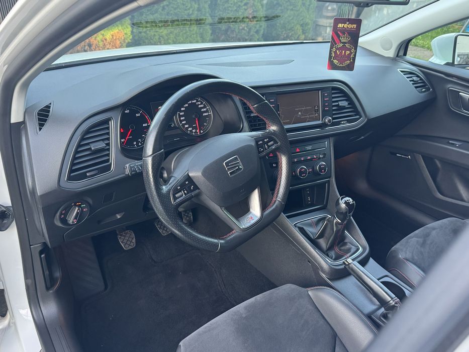 SEAT LEON pachet FR  2.0tdi an fab2016faruri-stopuri LED alcantara Navi jante19