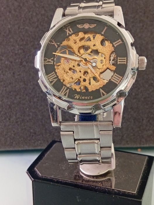 Руски ръчен механичен часовник .