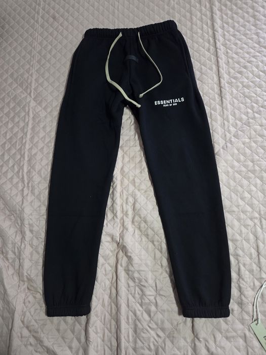 Pantaloni Essentials Colectie Noua